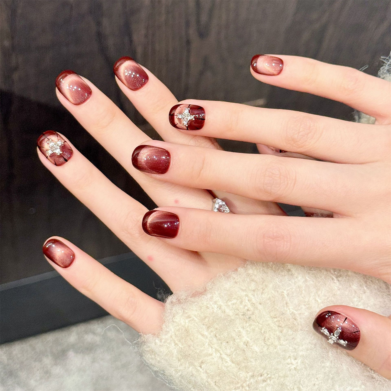 10pcs Wine-red Cat's Eye Press - Nail Art Strawberry บทวิจารณ์และราคา